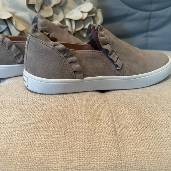 KATE SPADE Loafers size 8.5 tan - Picture 2 of 5